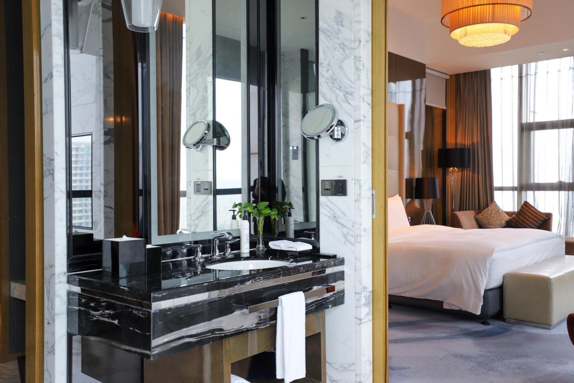 Wanda Realm Jiangmen Hotel Bagian luar foto